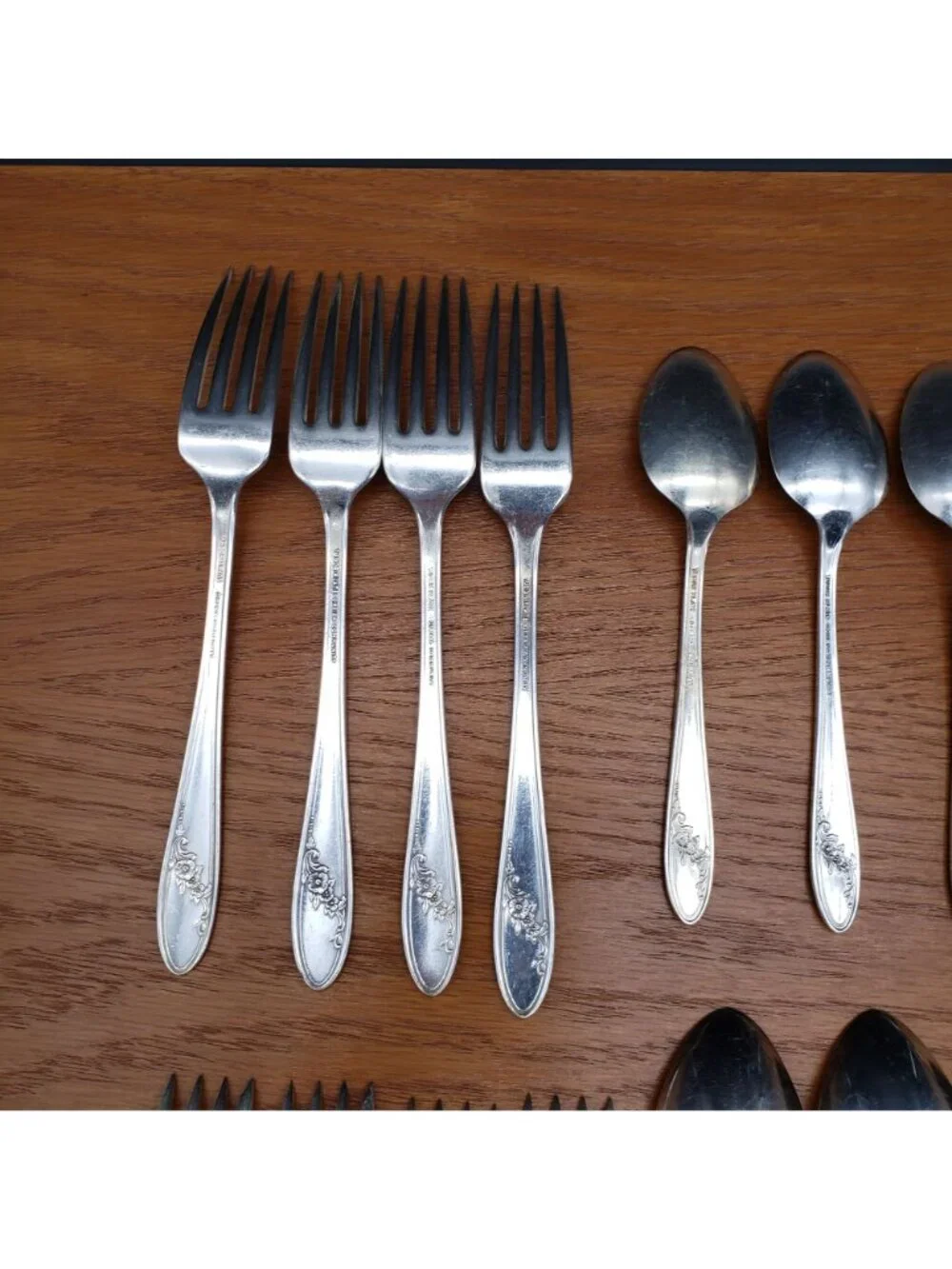 Tudor Plate Queen Bess II Flatware Set 4 Place Settings 20 Pc Oneida Silverplate